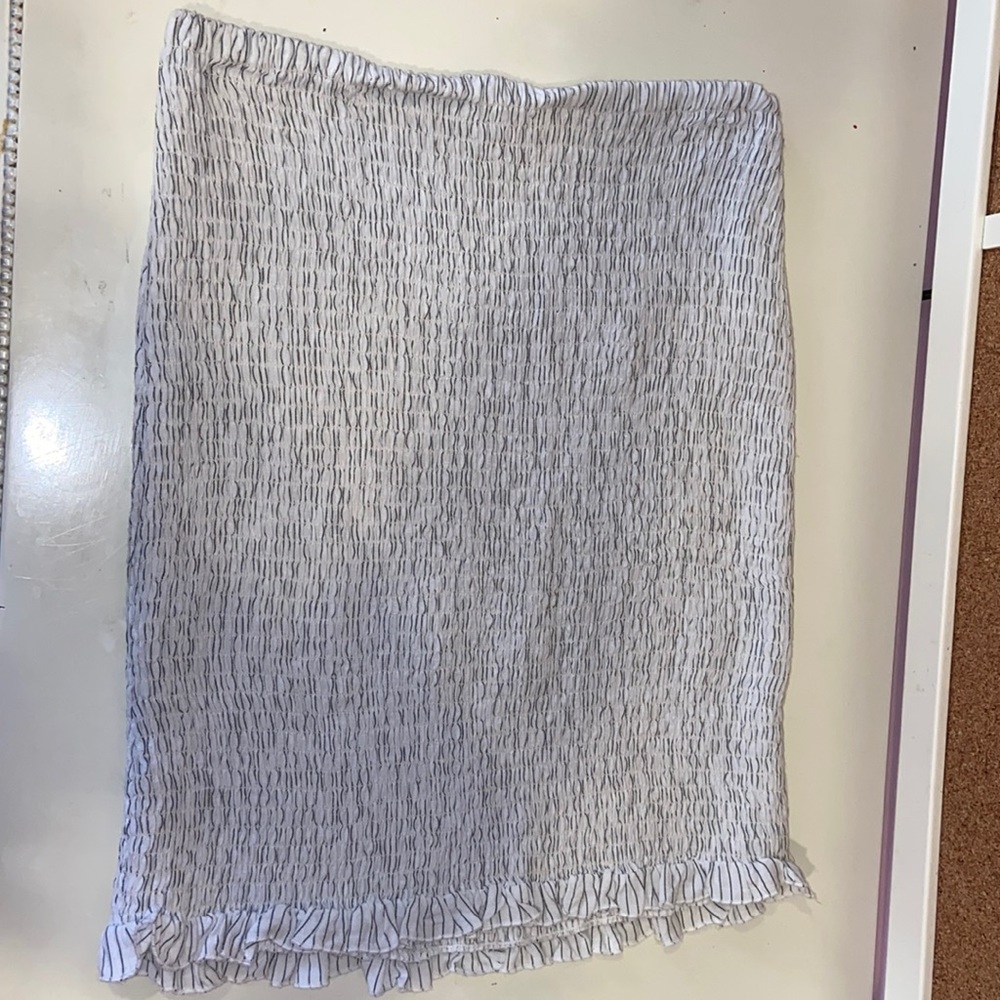 GUESS Los Angeles ruched pencil skirt with ruffle on the bottom